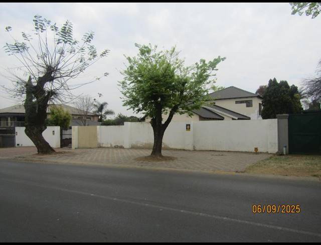 6 BEDROOM HOUSE FOR SALE IN SUNWARD PARK